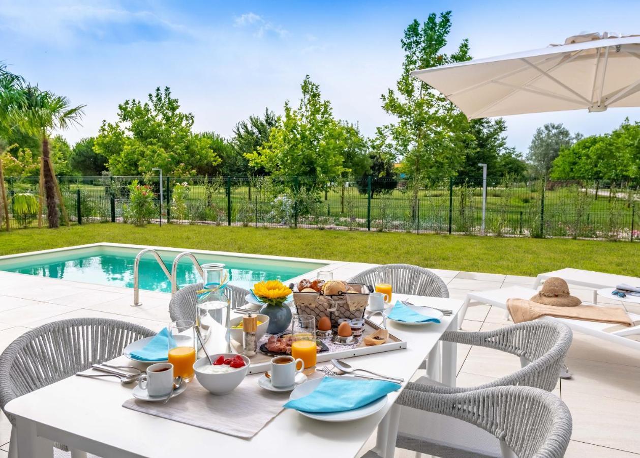 Pareus Beach Resort Каорле Екстериор снимка