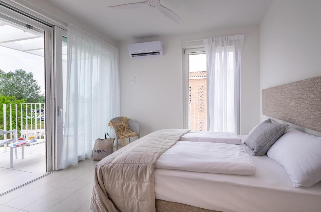 Pareus Beach Resort Каорле Екстериор снимка