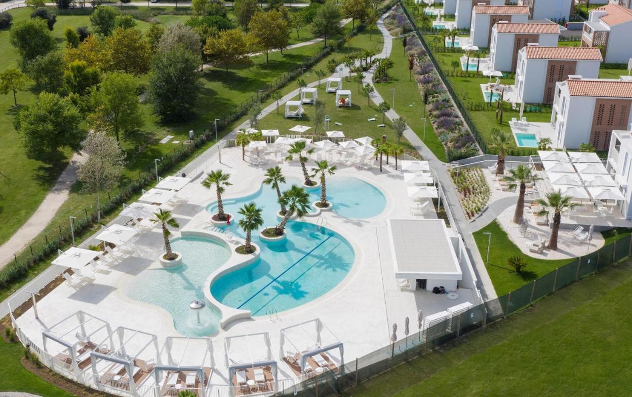 Pareus Beach Resort Каорле Екстериор снимка