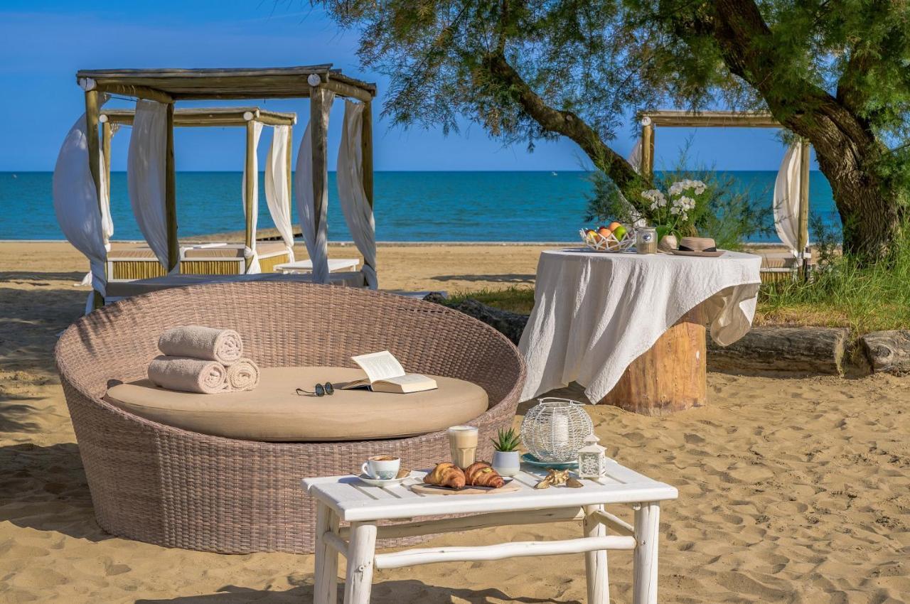 Pareus Beach Resort Каорле Екстериор снимка